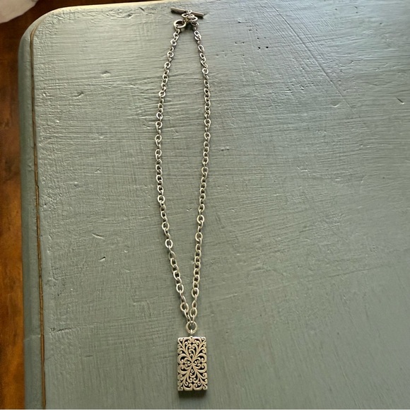 Lois Hill 925 Sterling Silver Toggle Pendant Necklace - Picture 8 of 9